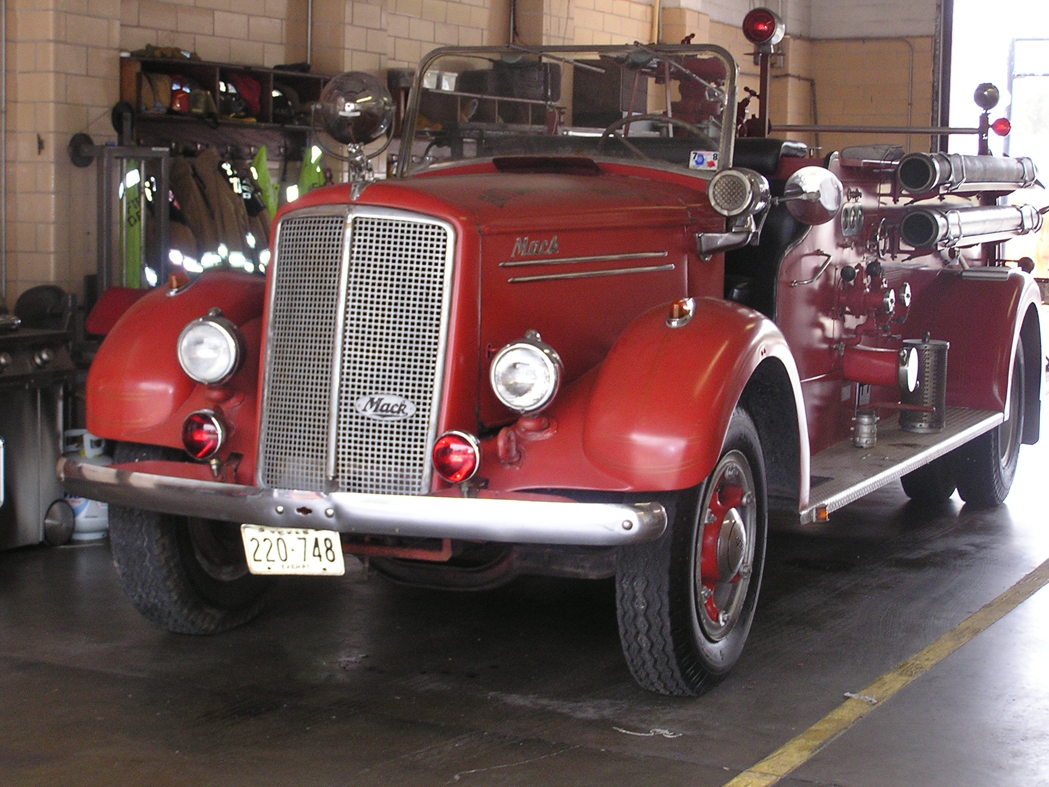 Baytown 2 1947 Mack